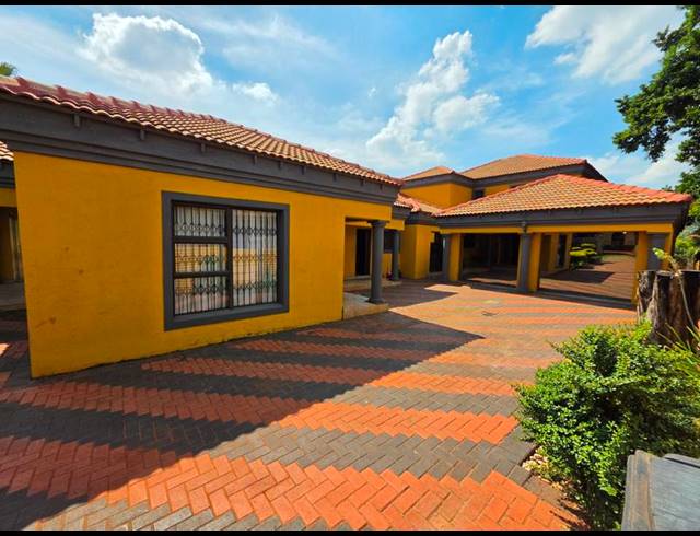 5 BEDROOM HOUSE FOR SALE IN THE ORCHARDS